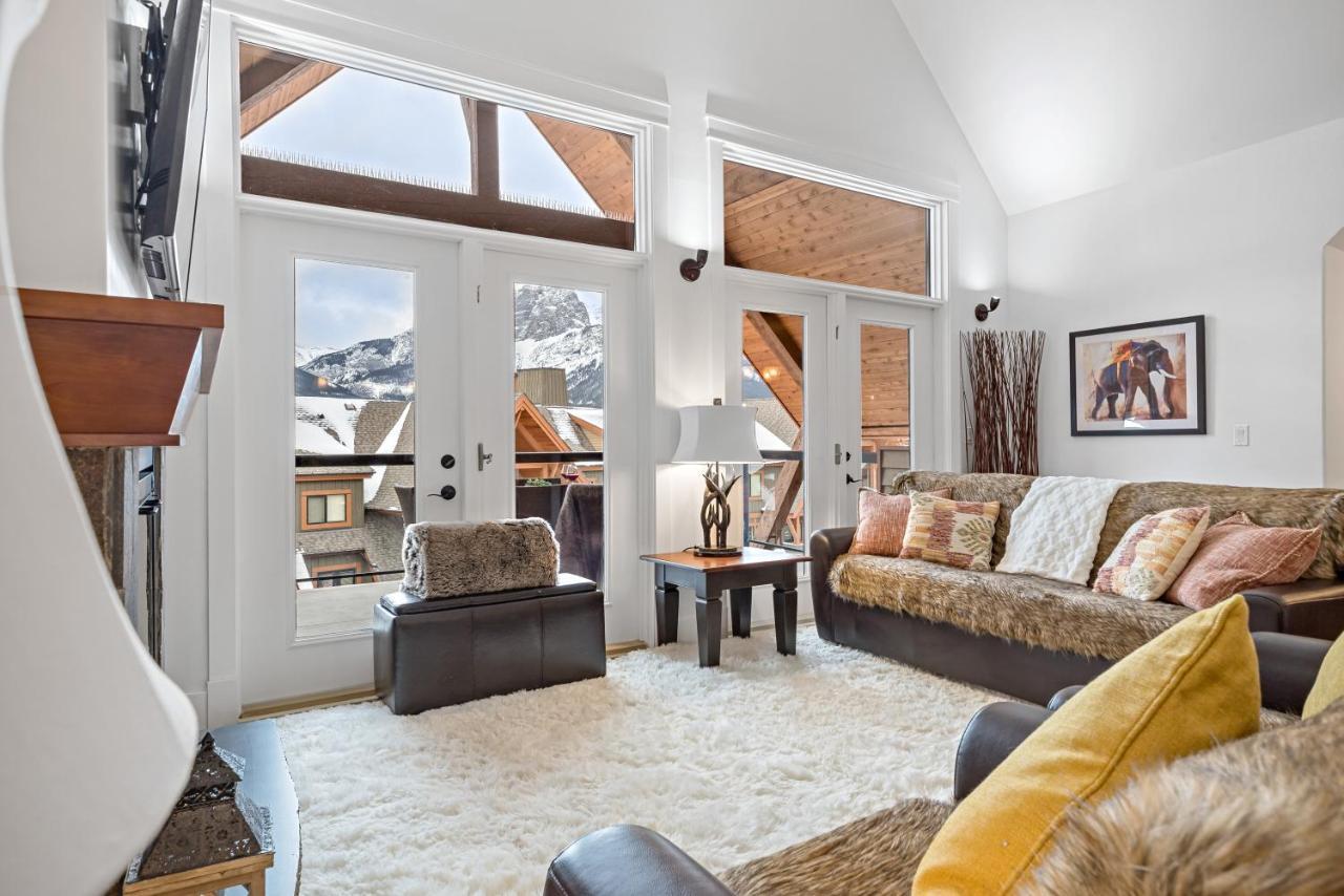 Penthouse At Solar A Resort And Spa キャンモア エクステリア 写真
