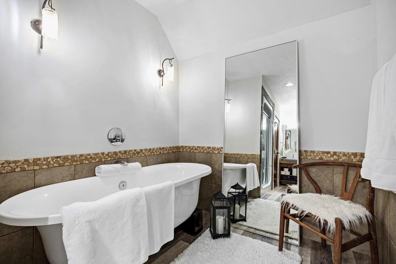 Penthouse At Solar A Resort And Spa キャンモア エクステリア 写真