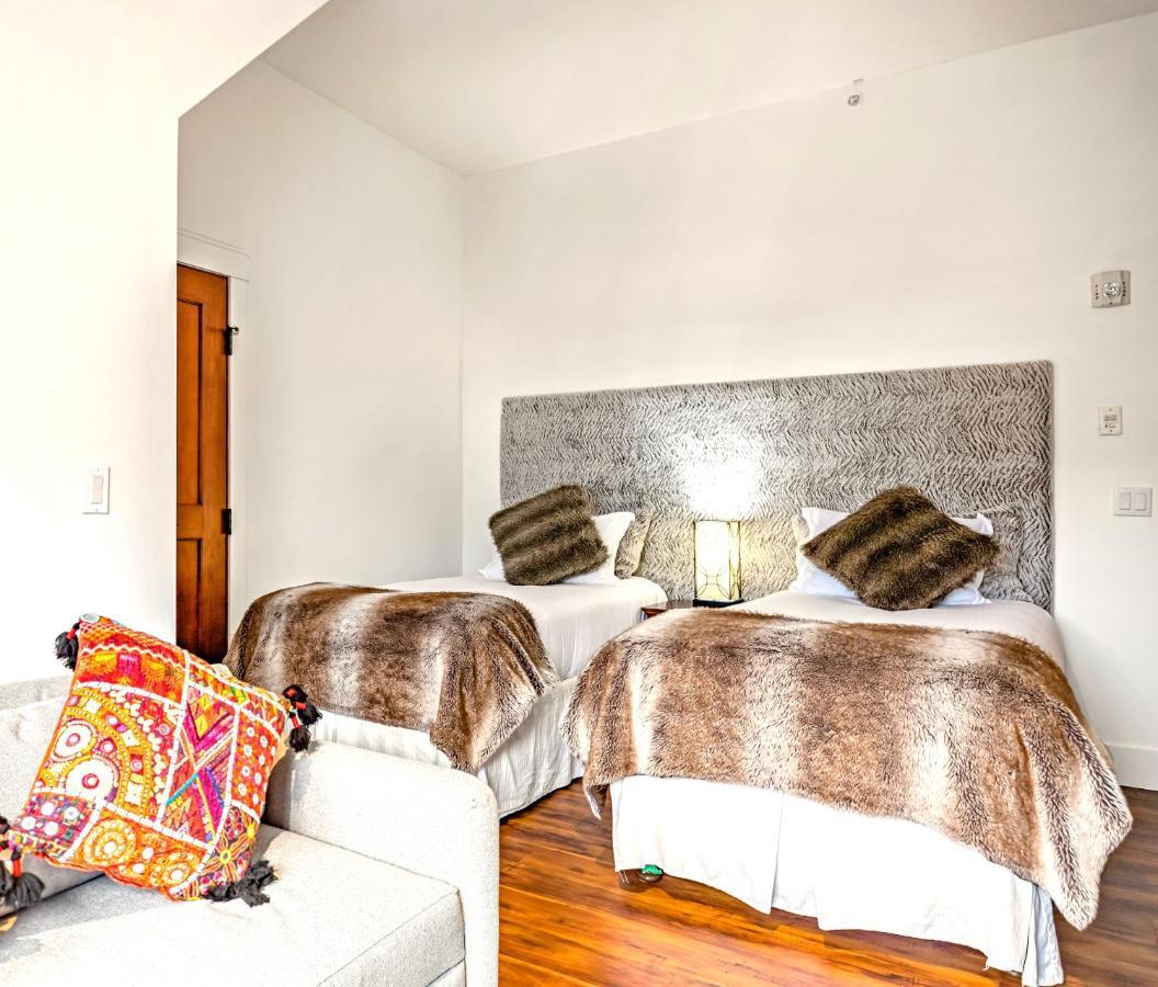 Penthouse At Solar A Resort And Spa キャンモア エクステリア 写真
